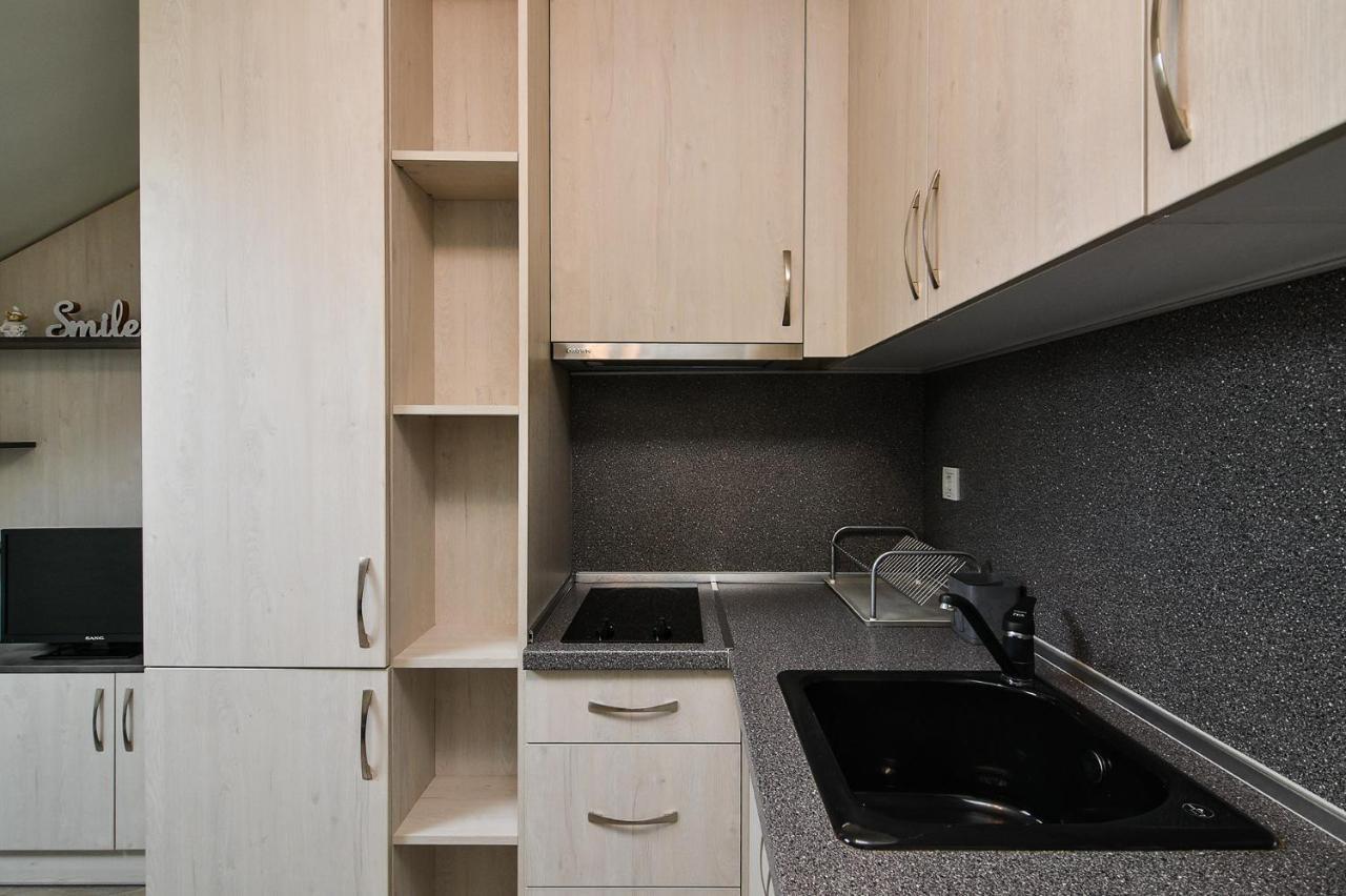 Small Studio On Budget In The Heart Of City Varna ภายนอก รูปภาพ