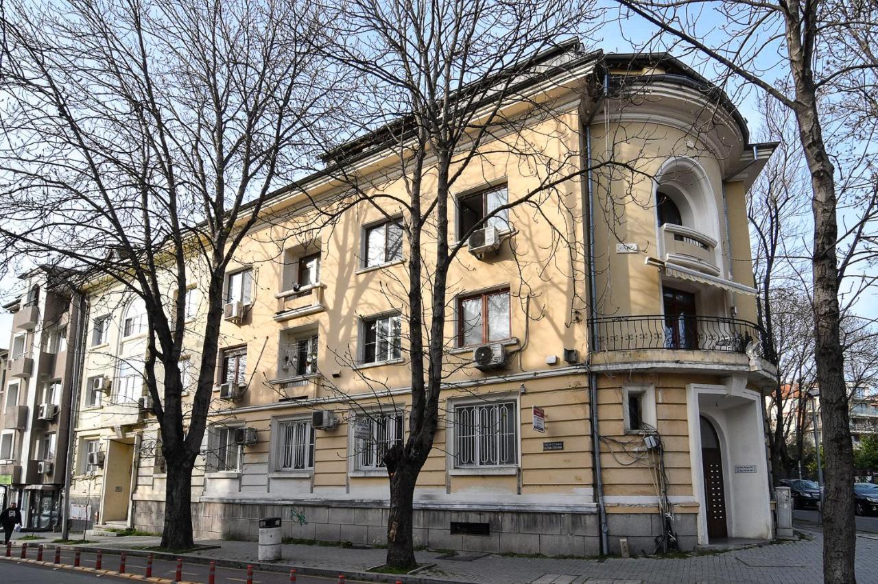 Small Studio On Budget In The Heart Of City Varna ภายนอก รูปภาพ